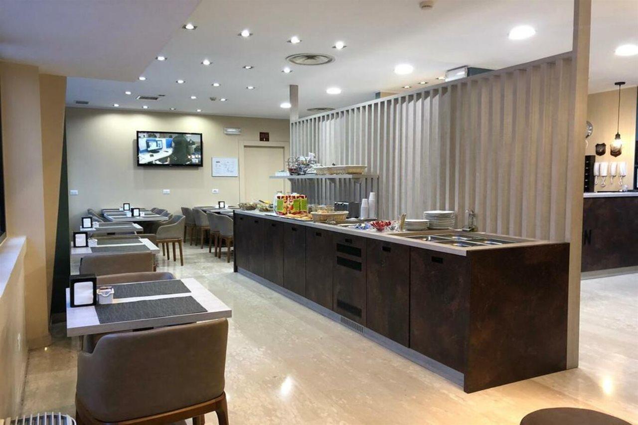 Oasi Village Hotel Milan Exterior photo
