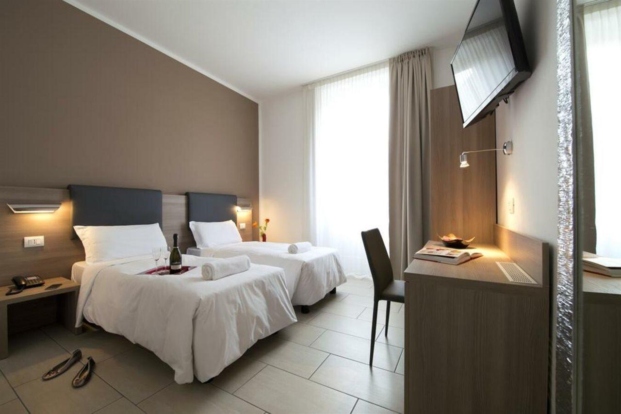 Oasi Village Hotel Milan Exterior photo
