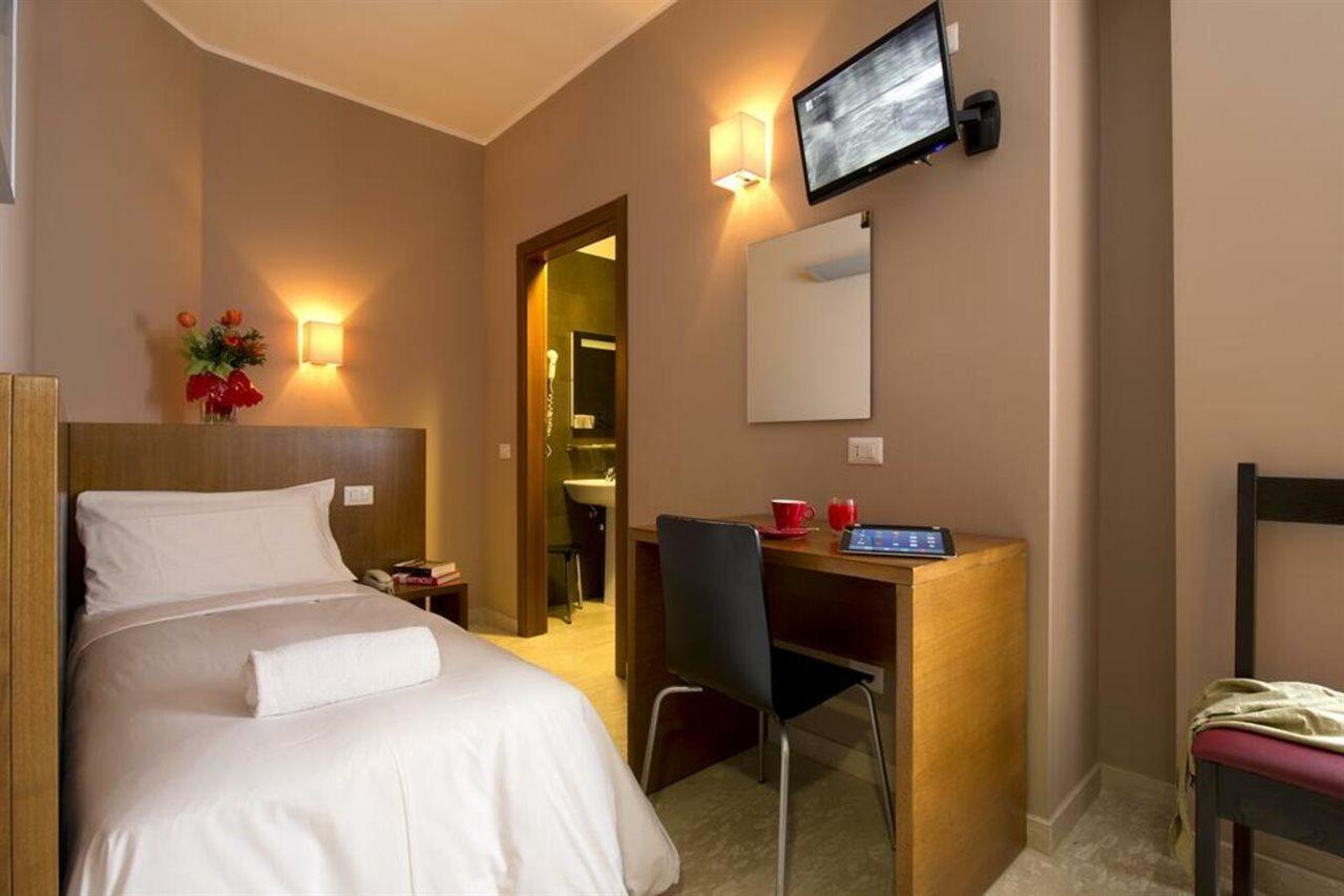 Oasi Village Hotel Milan Exterior photo