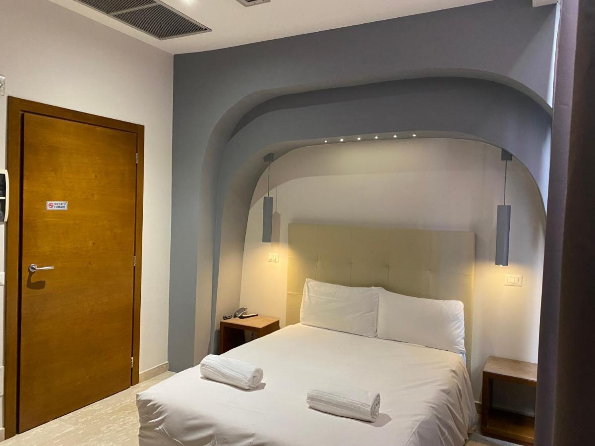 Oasi Village Hotel Milan Exterior photo