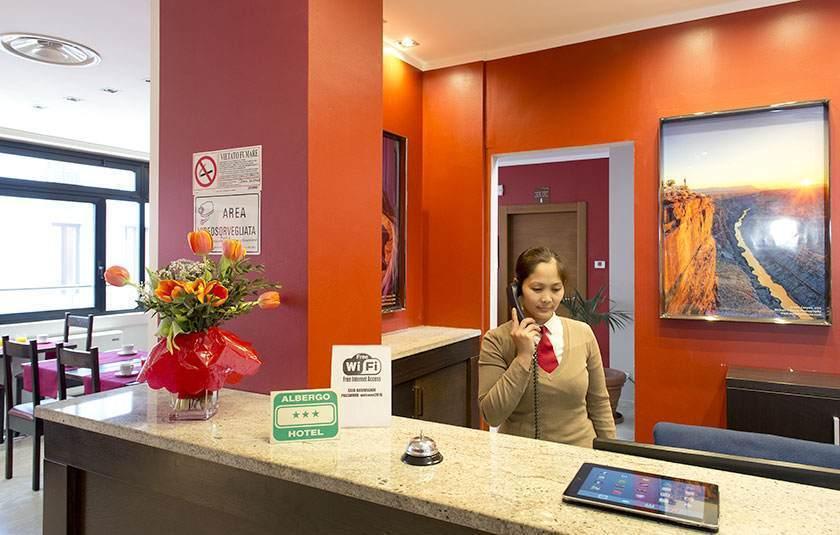 Oasi Village Hotel Milan Exterior photo