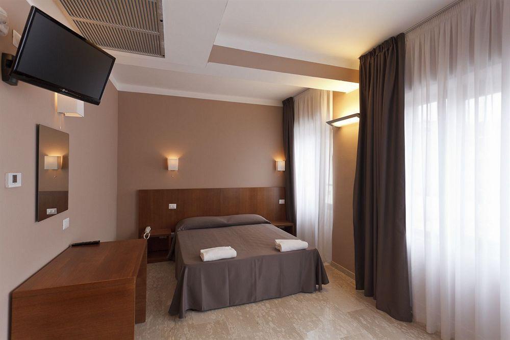 Oasi Village Hotel Milan Exterior photo