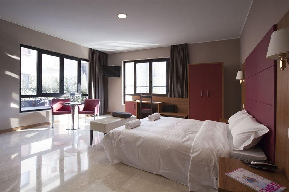 Oasi Village Hotel Milan Exterior photo