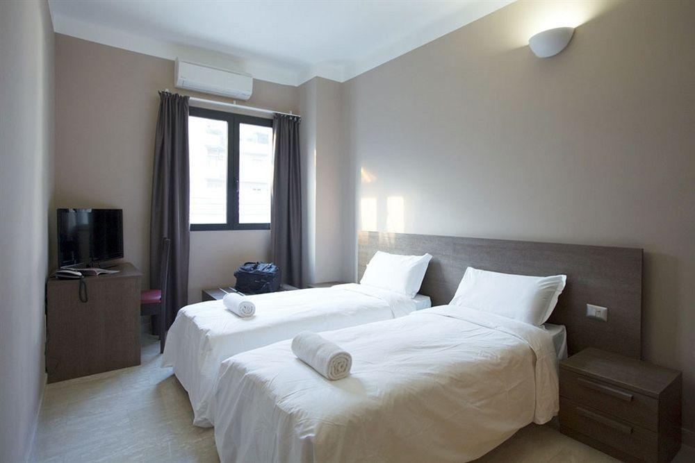 Oasi Village Hotel Milan Exterior photo